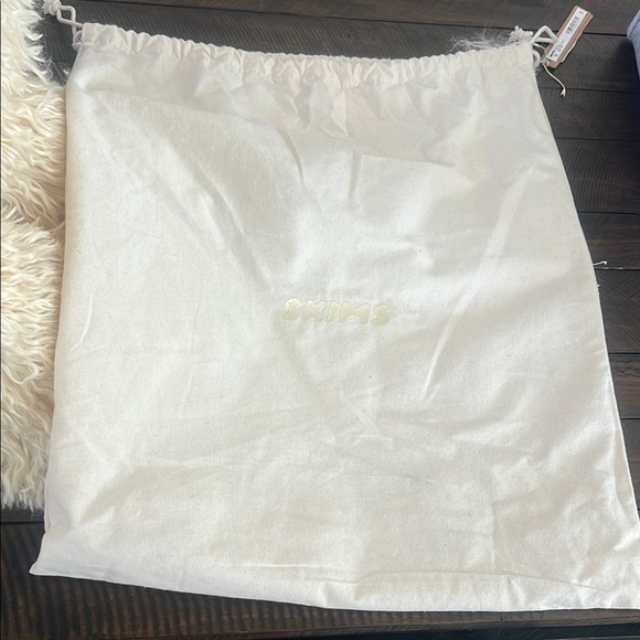 💕SKIMS Faux Fur Shaggy Boots Slippers💕 - Picture 9 of 10